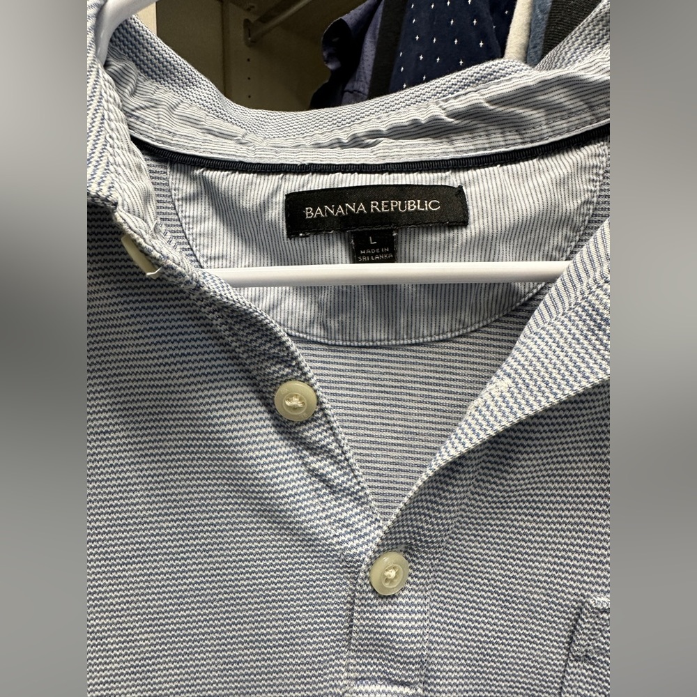 Like new- Banana Republic Polo Shirt - Size L
